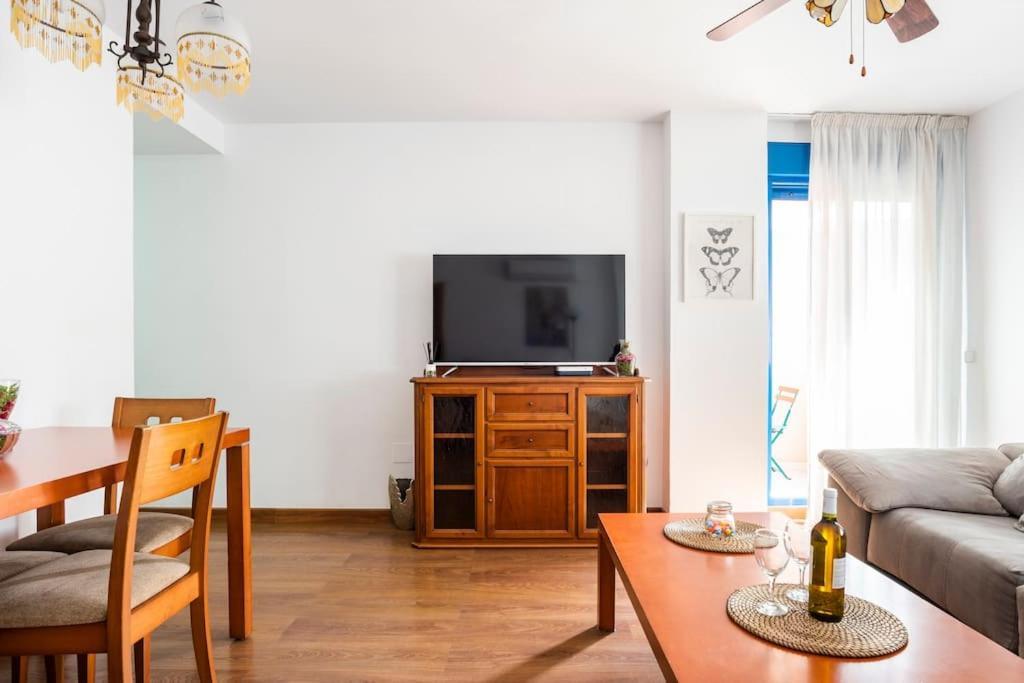Ayala Beach Apartment Malaga Exterior photo